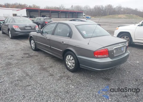 2004 Hyundai Sonata z USA, uszkodzony, nr VIN KMHWF25S34A943347